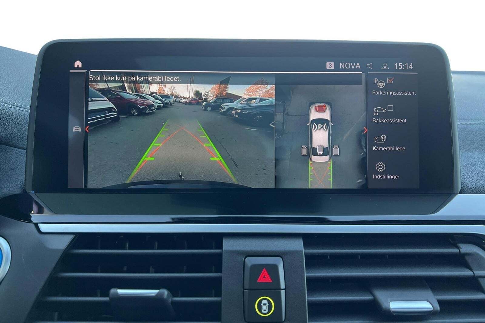 Blå BMW iX3 fra 2021