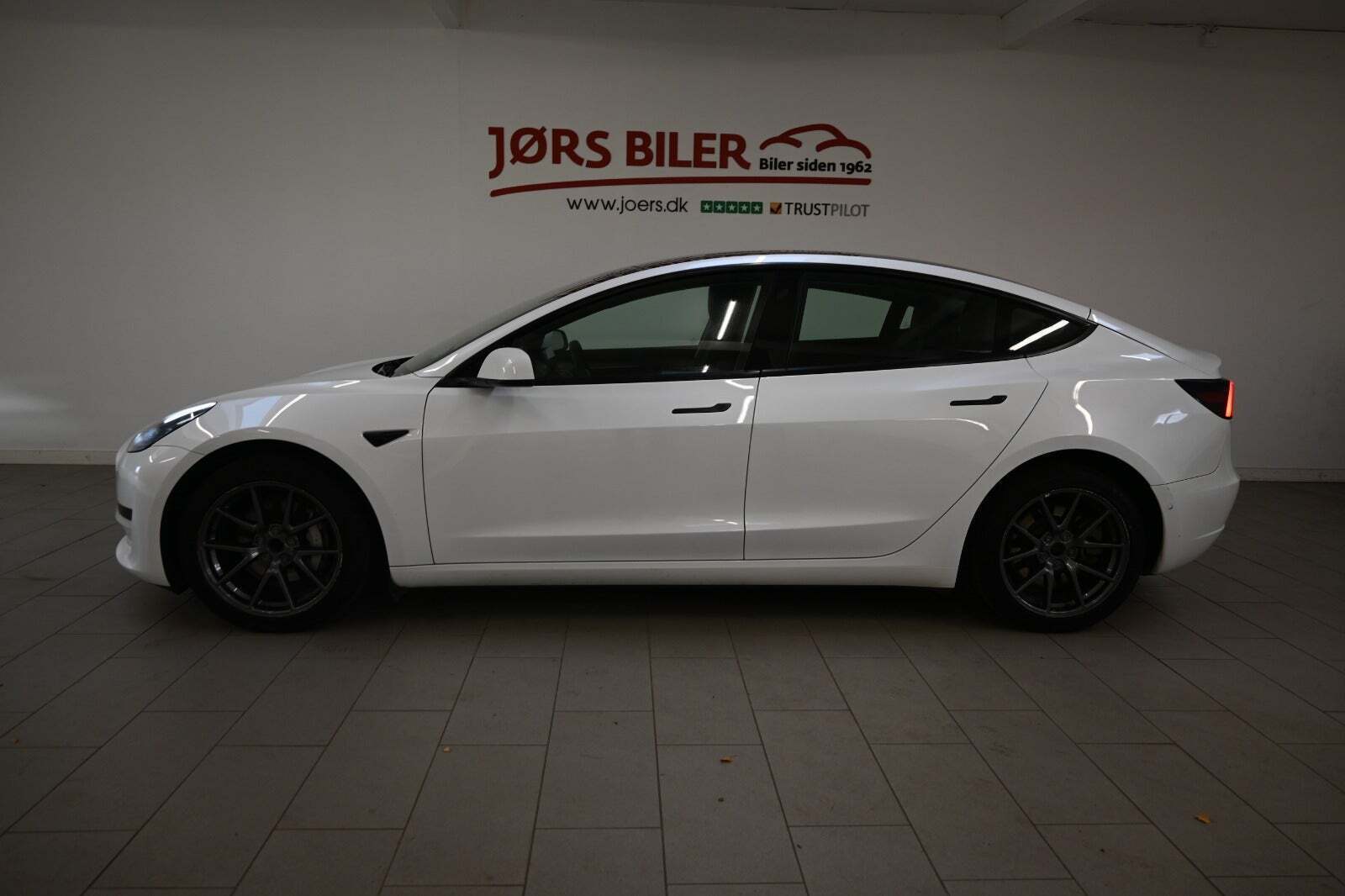 Tesla Model 3 Standard Range+ RWD