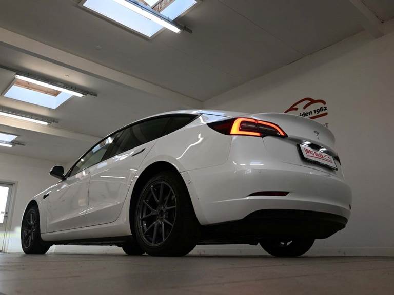 Tesla Model 3 Standard Range+ RWD