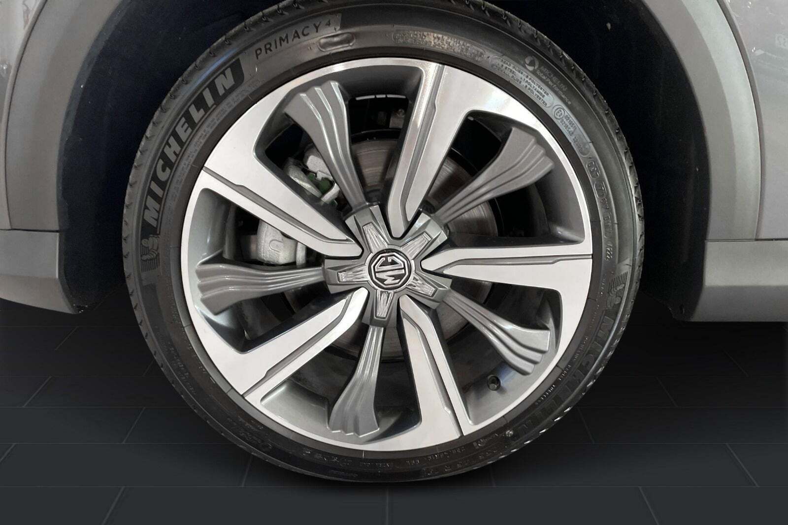 Grå MG Marvel R fra 2024