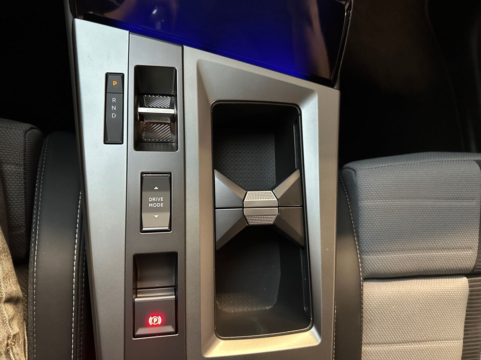 Hvid Opel Grandland-e fra 2024