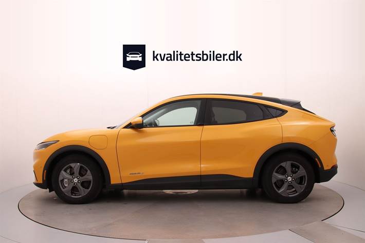 Gul Ford Mustang Mach-E fra 2024