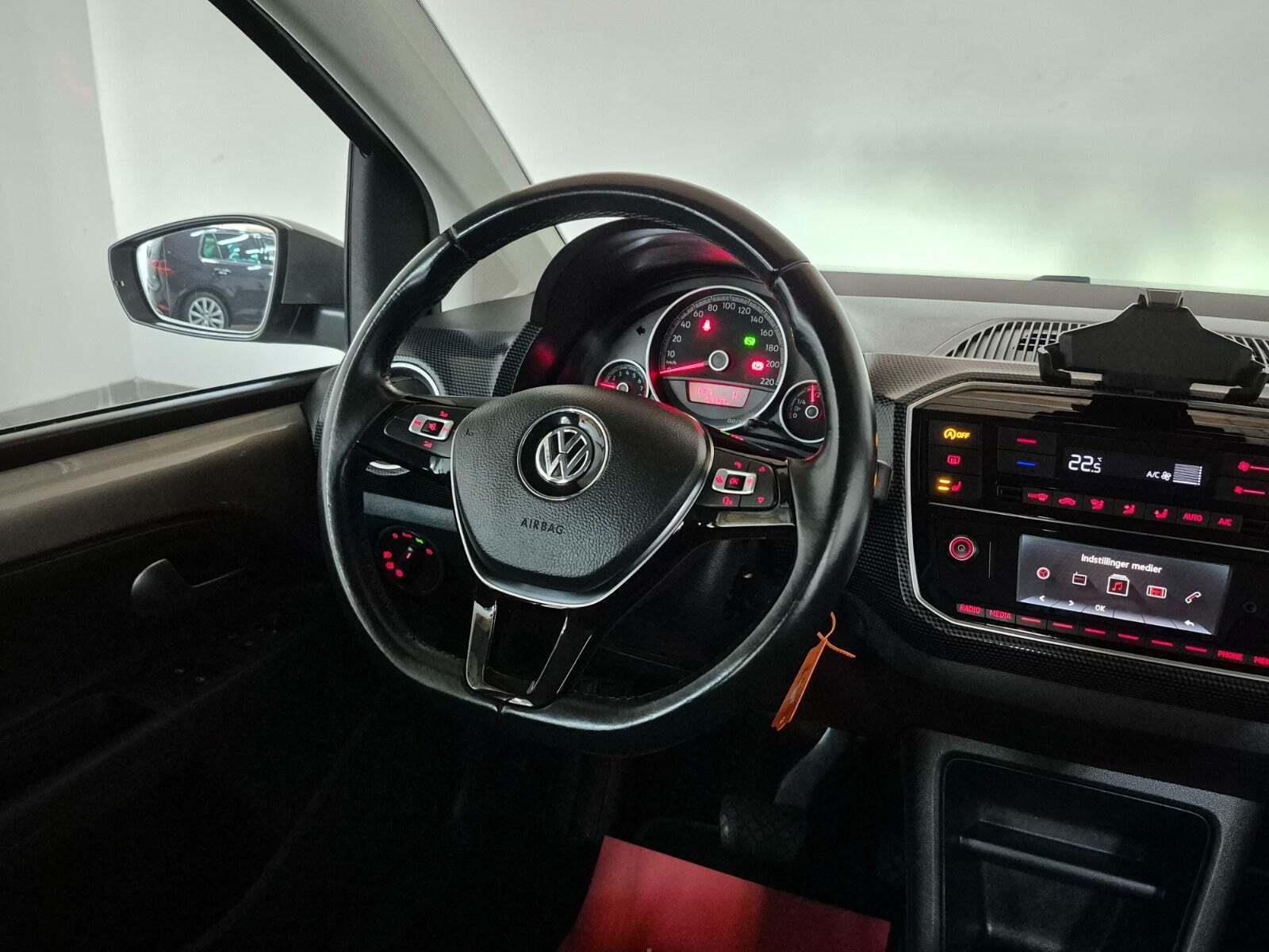 Grå VW UP! fra 2018