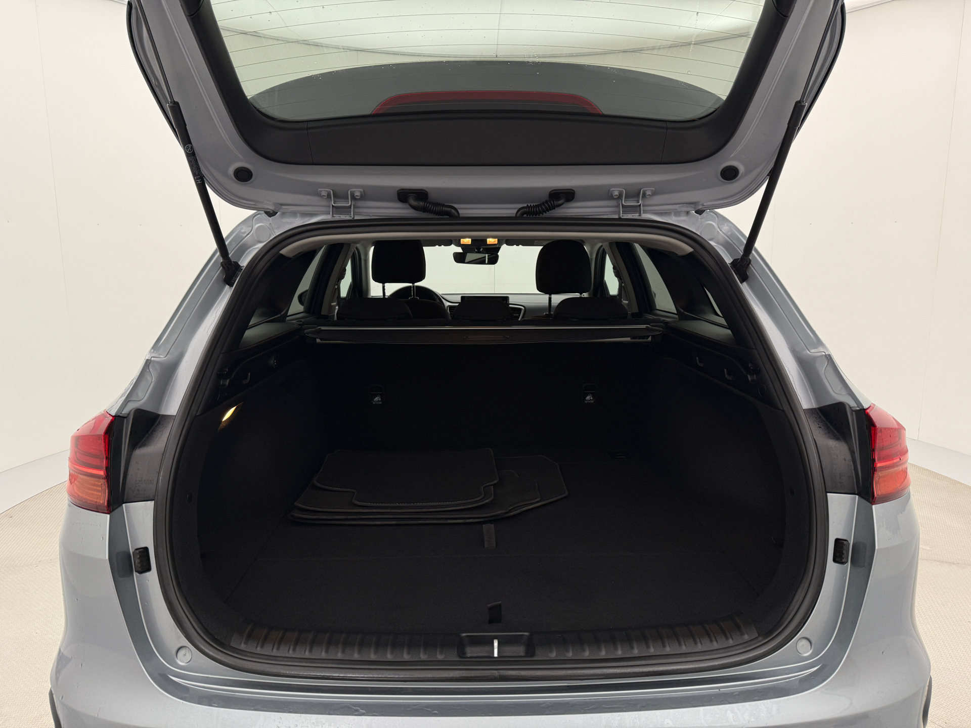 Grå Kia Ceed fra 2024