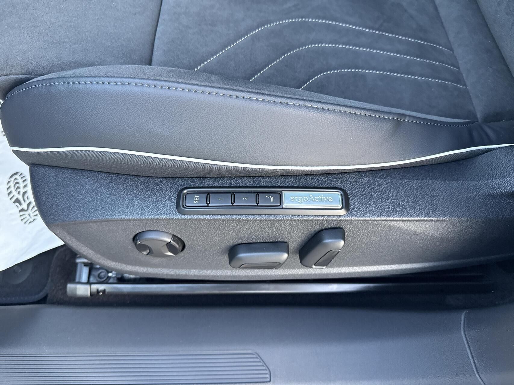 Hvid VW ID.4 fra 2025