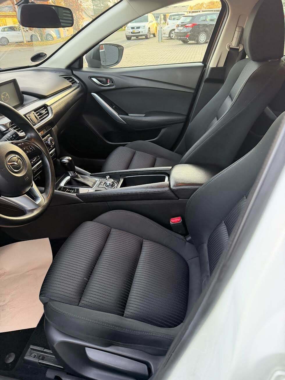 Hvid Mazda 6 fra 2015