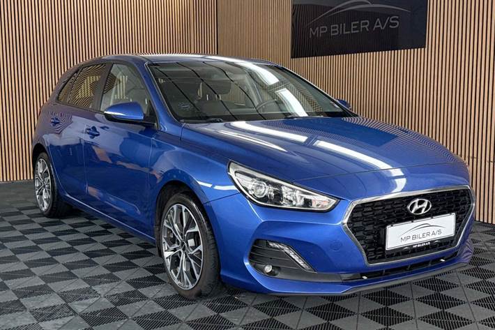 Blå Hyundai i30 fra 2020