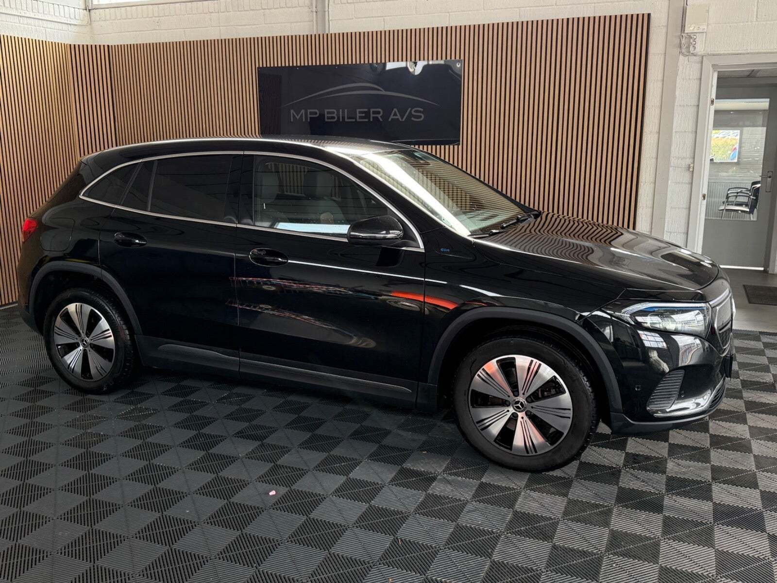 Mercedes EQA250+ Electric Art