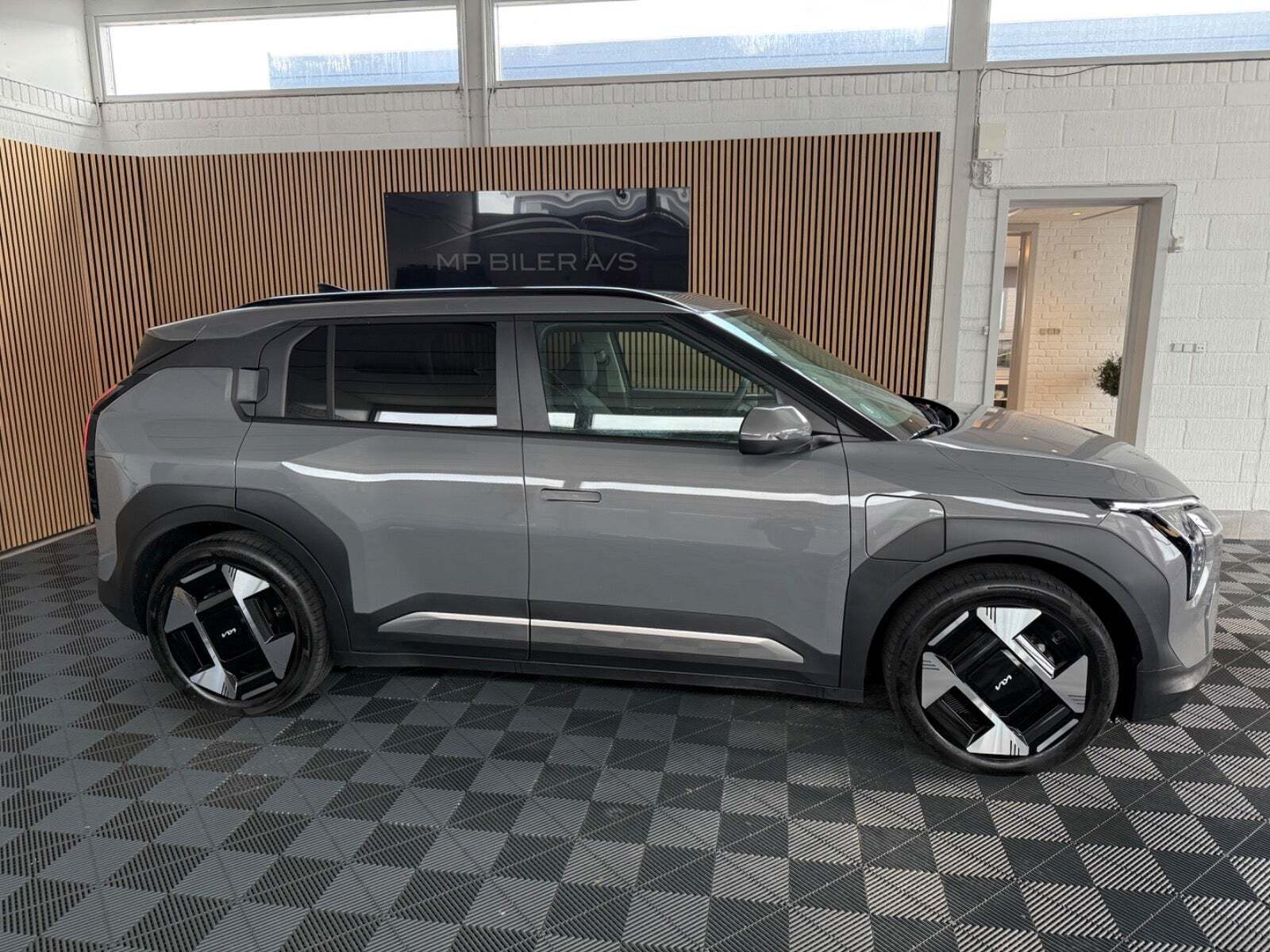Grå Kia EV3 fra 2025