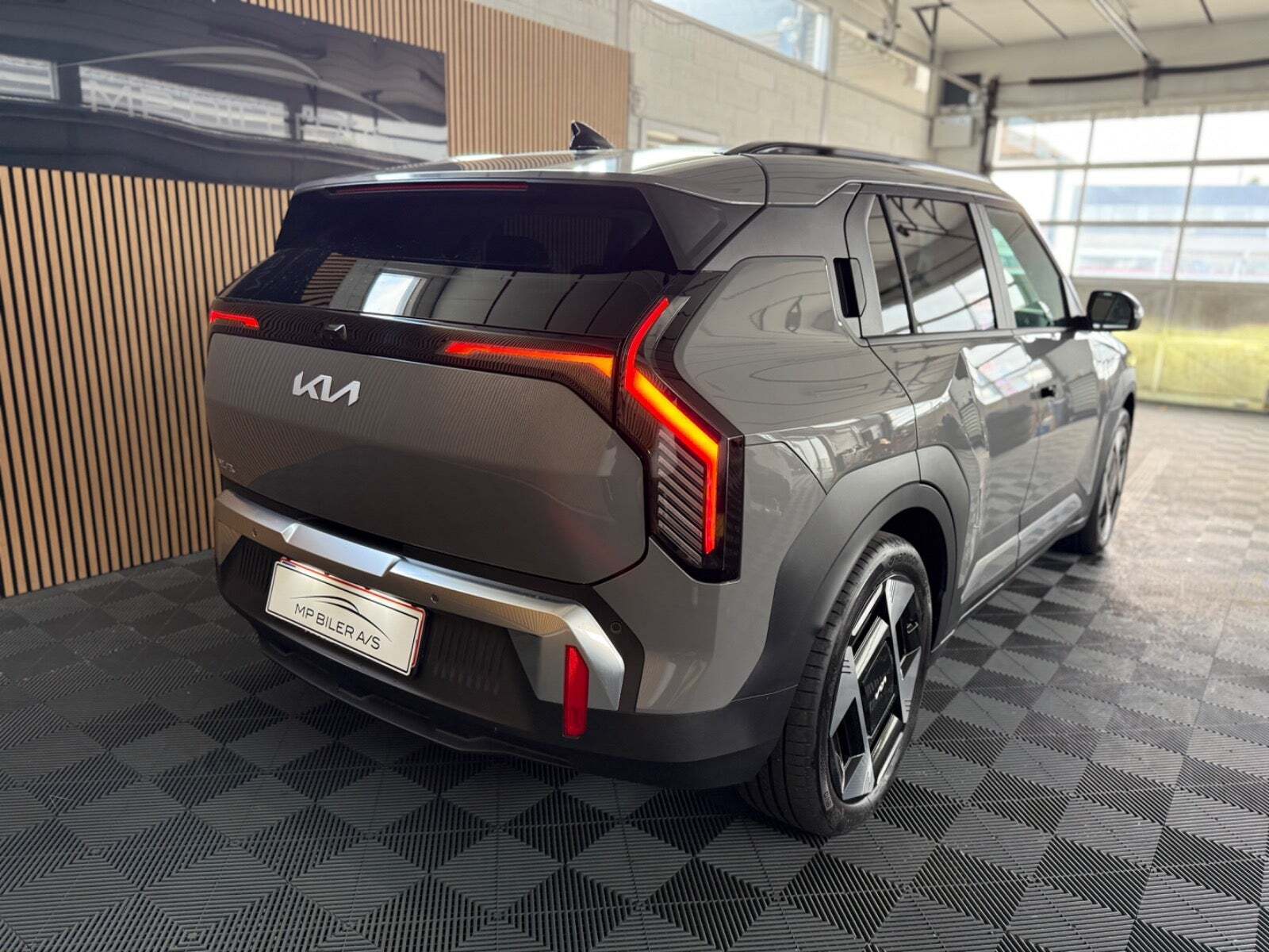 Grå Kia EV3 fra 2025