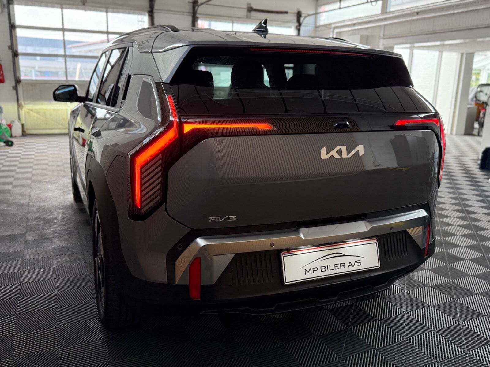 Grå Kia EV3 fra 2025