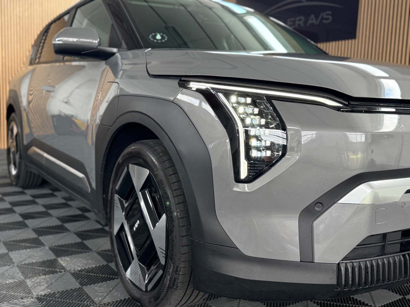 Grå Kia EV3 fra 2025