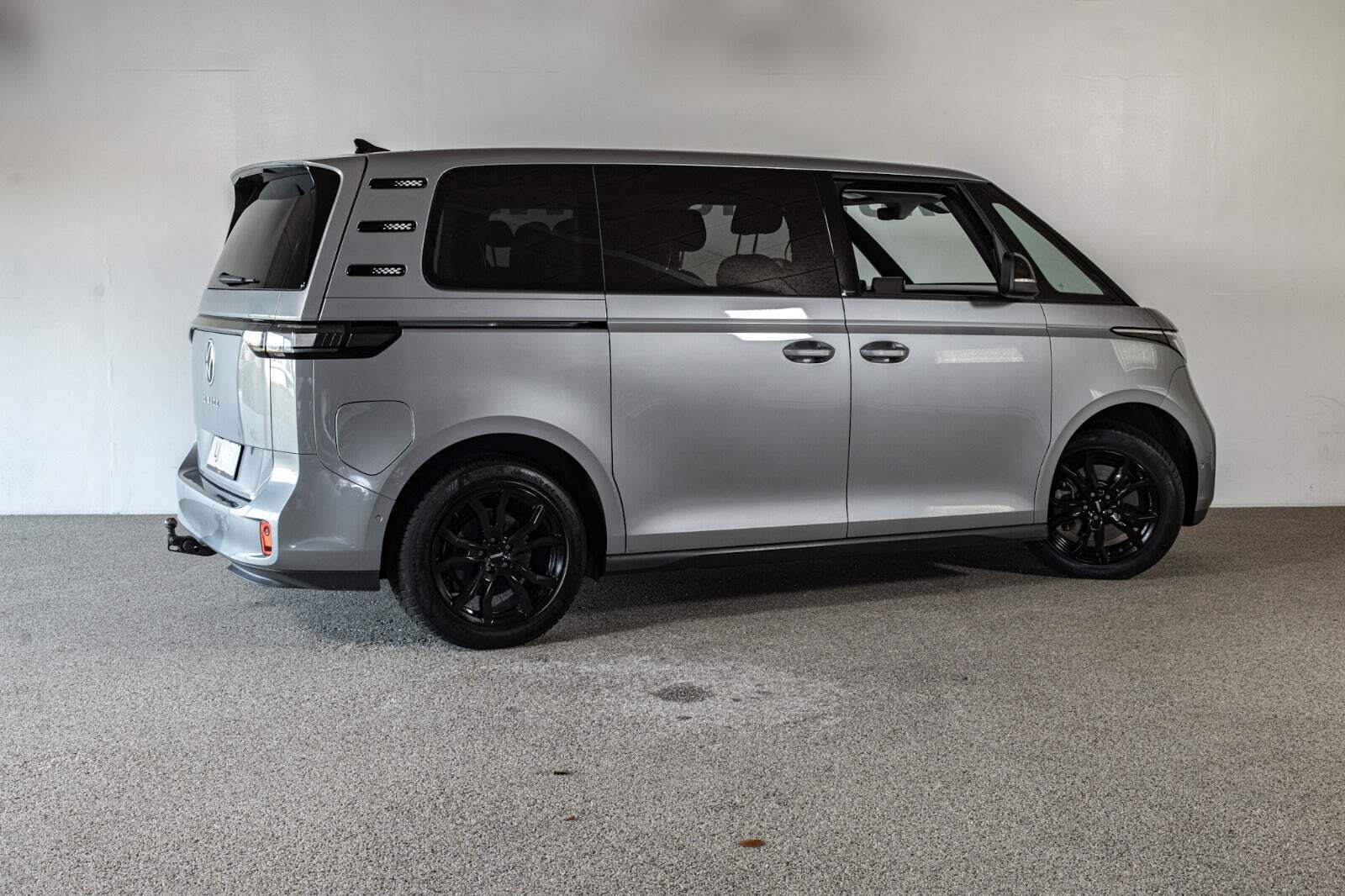 VW ID.Buzz 77 Pro SWB