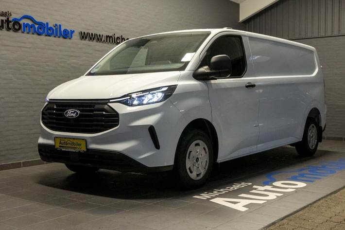 Hvid Ford Transit Custom 300L fra 2024 set udefra