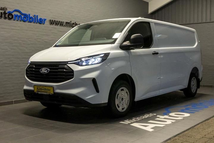 Hvid Ford Transit Custom 300 L2 fra 2024 set udefra