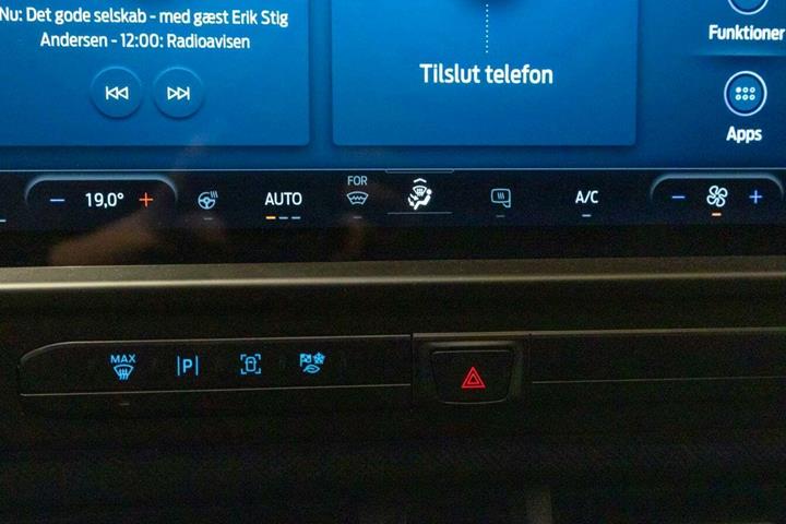 Hvid Ford Transit Custom 300 L2 fra 2024 set indefra