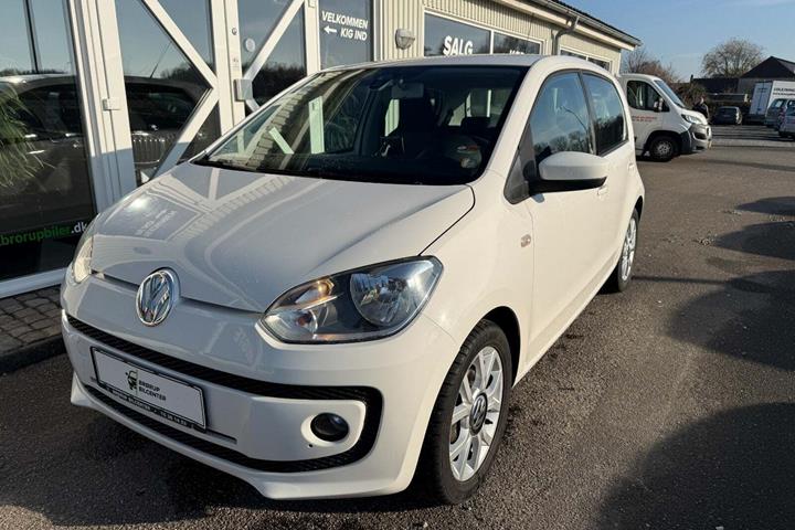 Hvid VW UP! fra 2013 set udefra