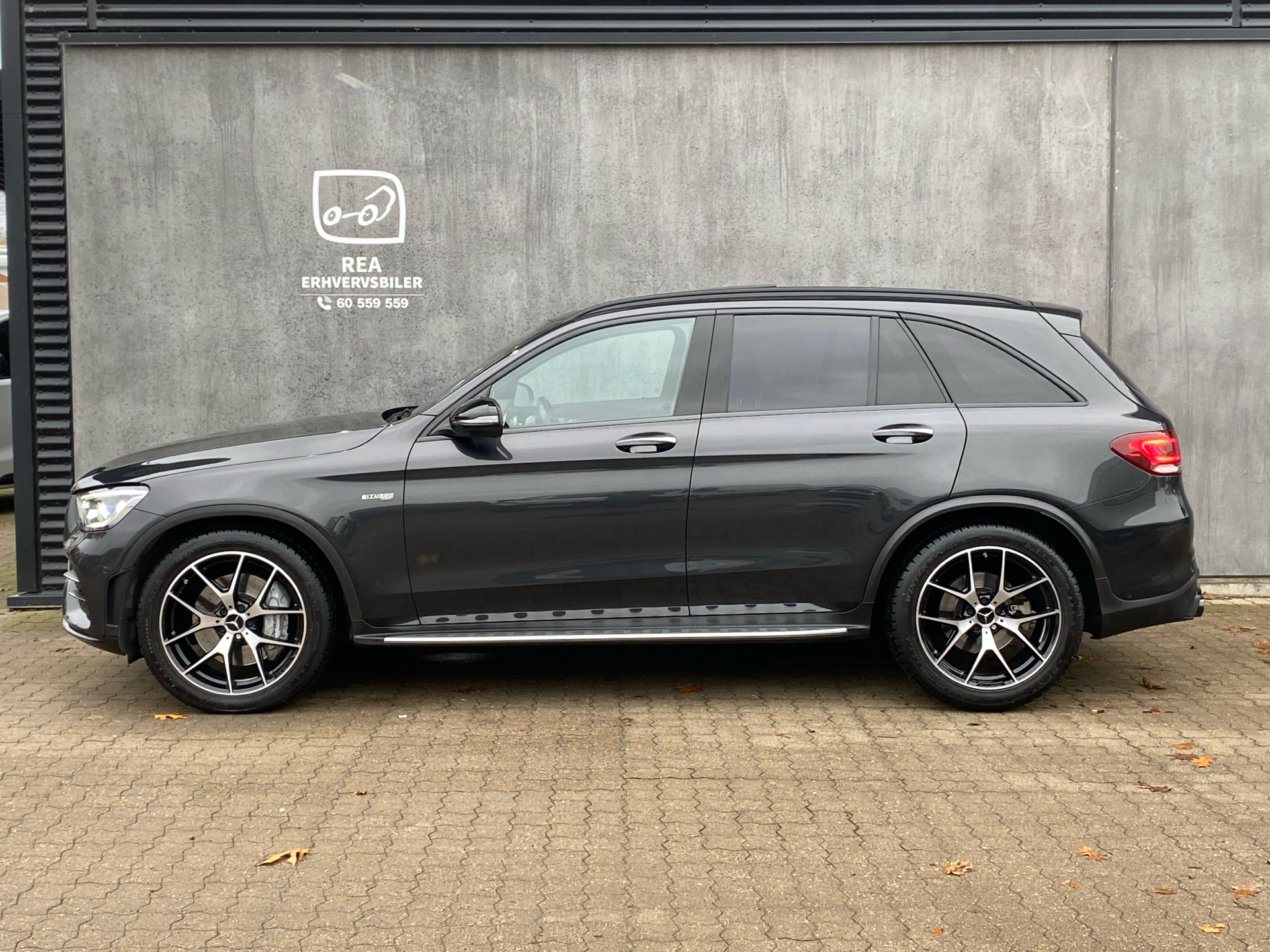 Grå Mercedes GLC43 AMG fra 2020
