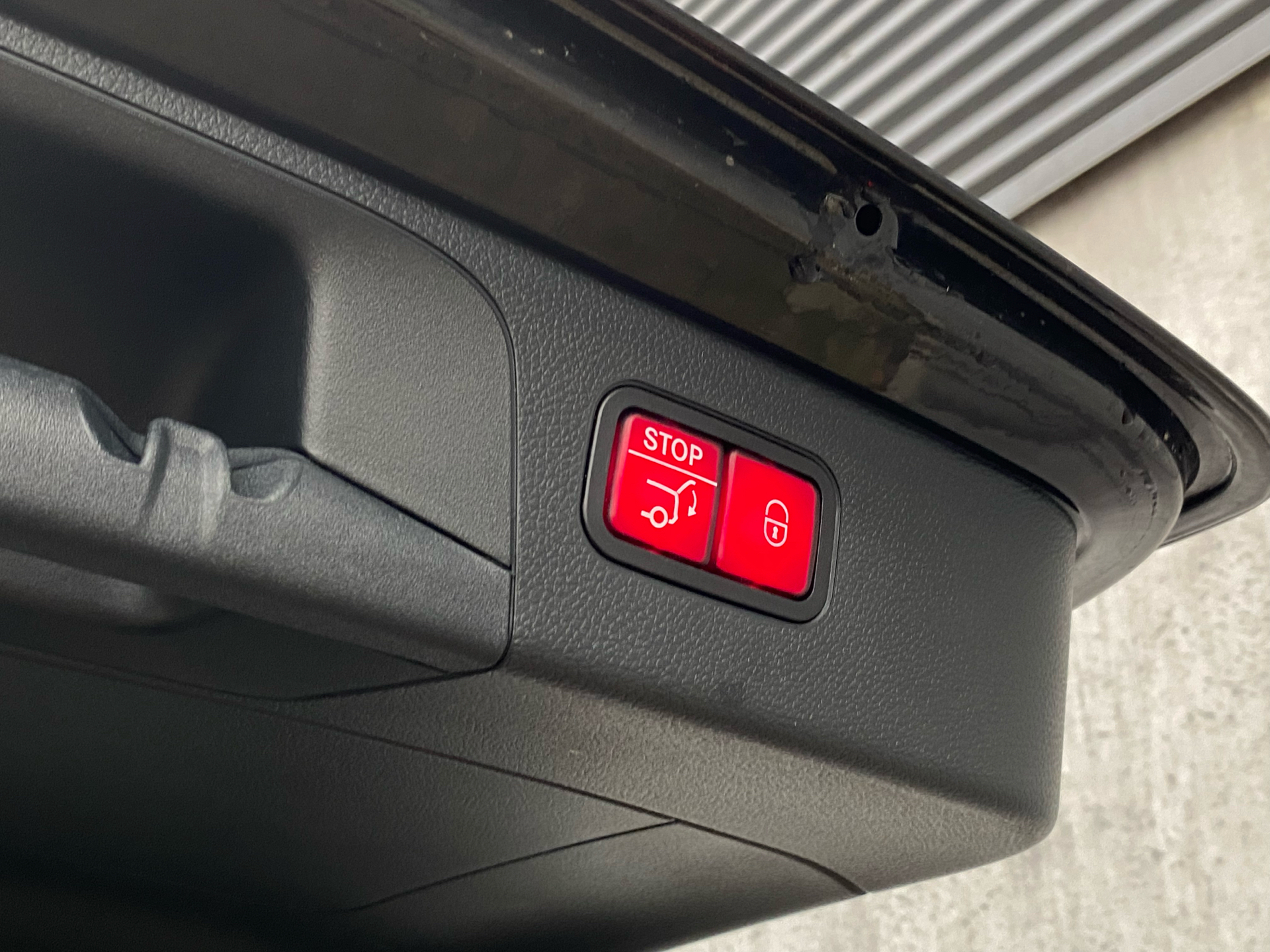 Grå Mercedes GLC43 AMG fra 2020