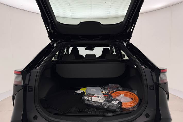 Sort Toyota BZ4X fra 2025