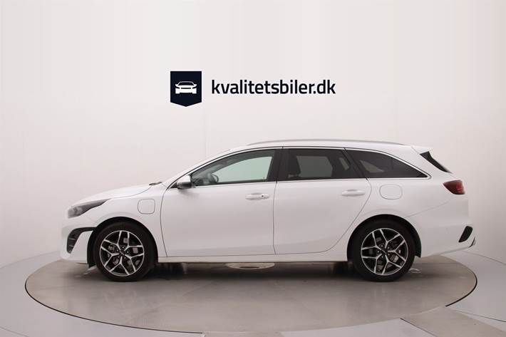 Hvid Kia Ceed fra 2024