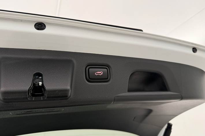 Hvid Kia Ceed fra 2024