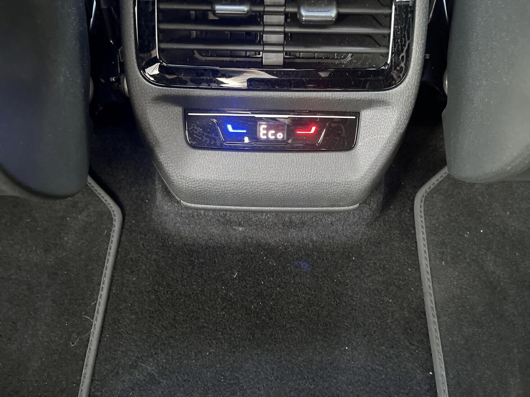 Blå VW ID.5 fra 2025