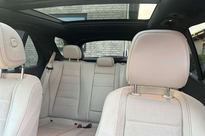 Sort Mercedes GLE fra 2021