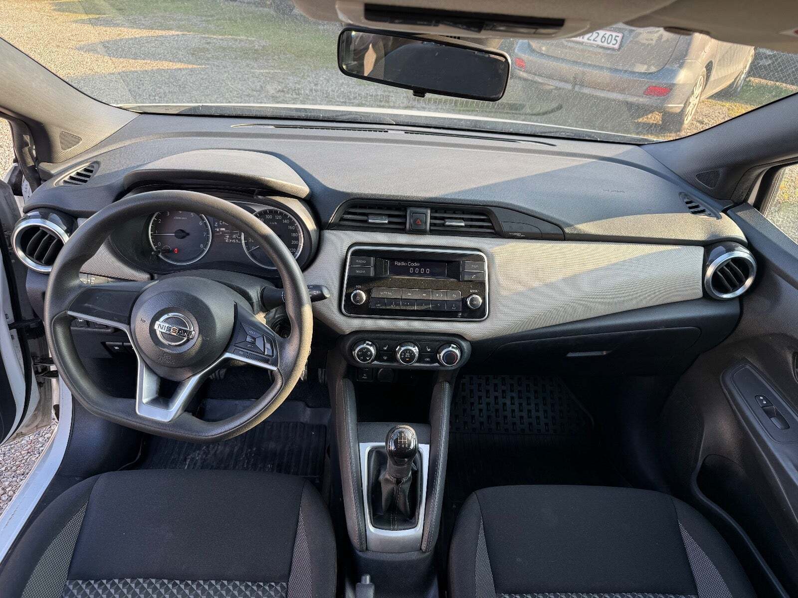 Hvid Nissan Micra fra 2017