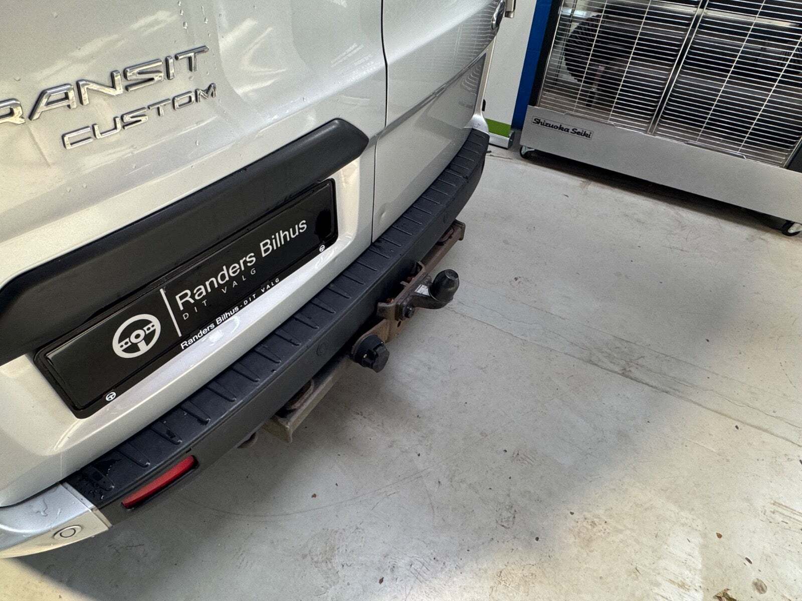 Sølv Ford Transit Custom 340S fra 2022