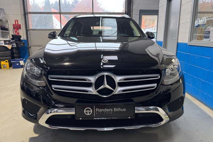Sort Mercedes GLC220 d fra 2018