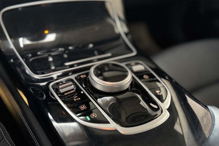 Sort Mercedes GLC220 d fra 2018