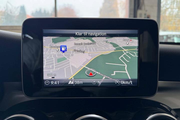 Sort Mercedes GLC220 d fra 2018