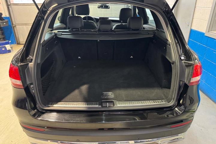 Sort Mercedes GLC220 d fra 2018