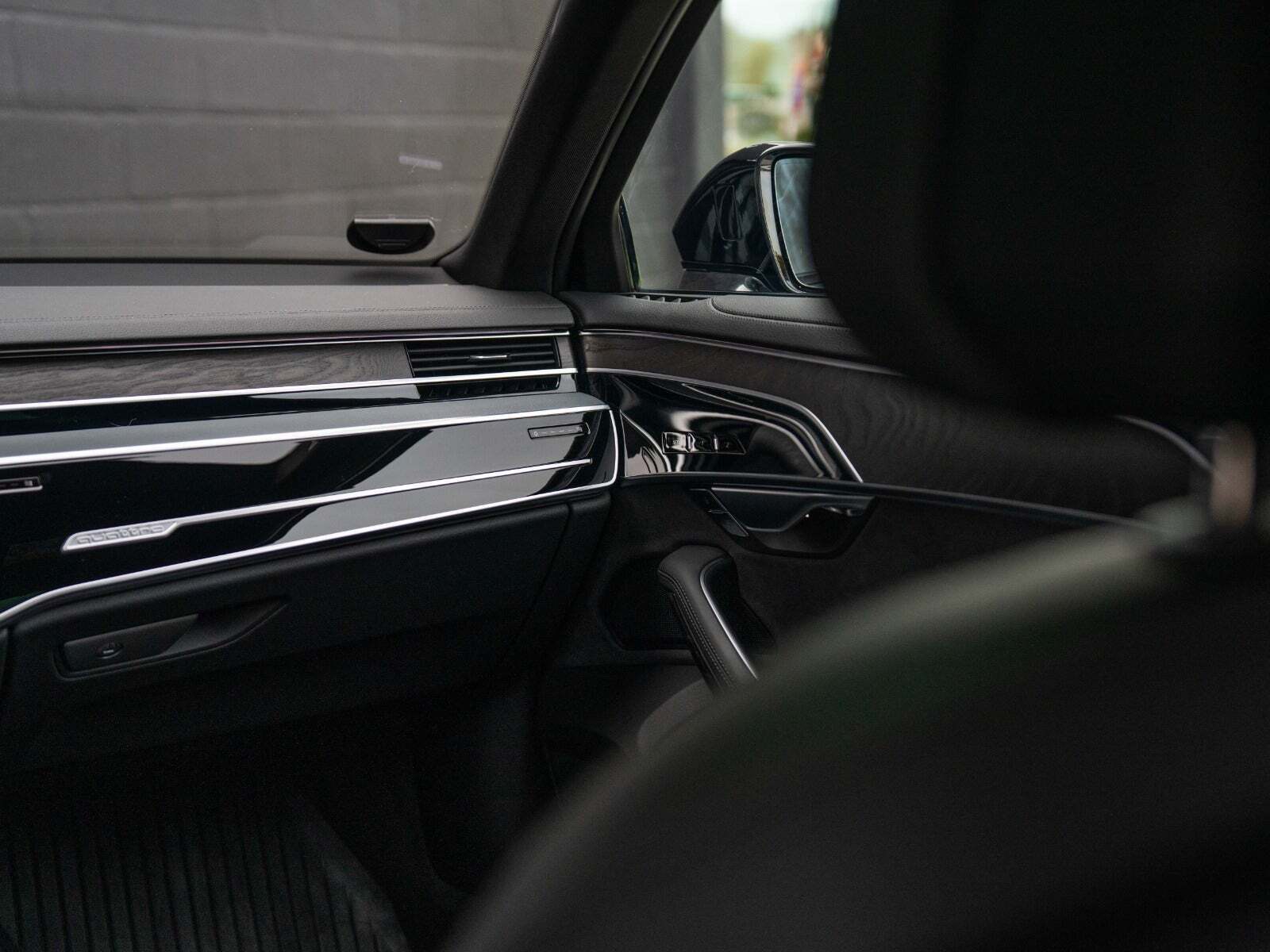 Sort Audi A8 fra 2023