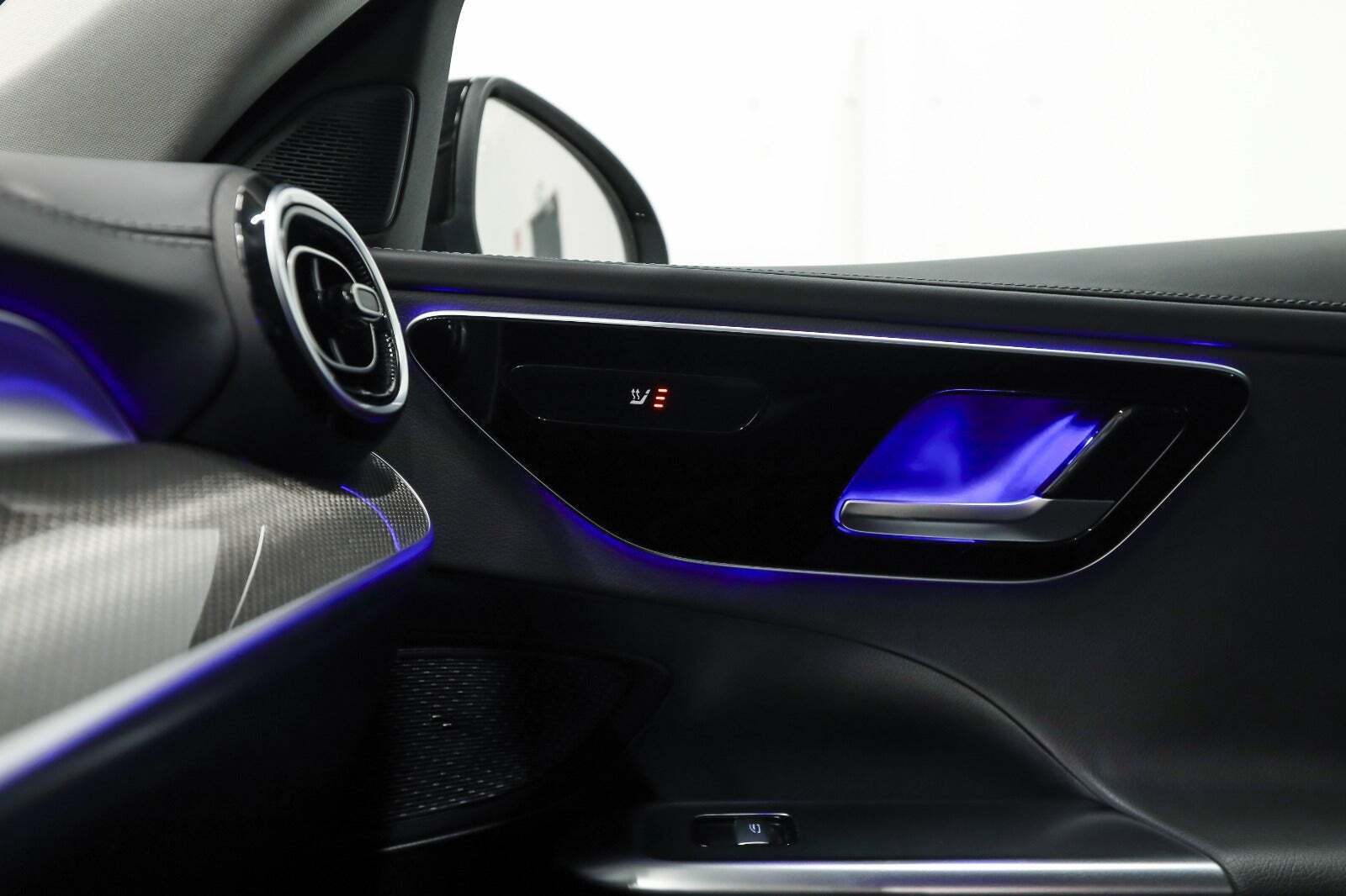 Sort Mercedes C200 fra 2022