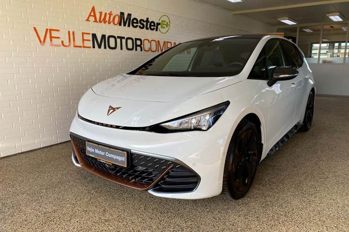 Hvid Cupra Born fra 2023 set udefra