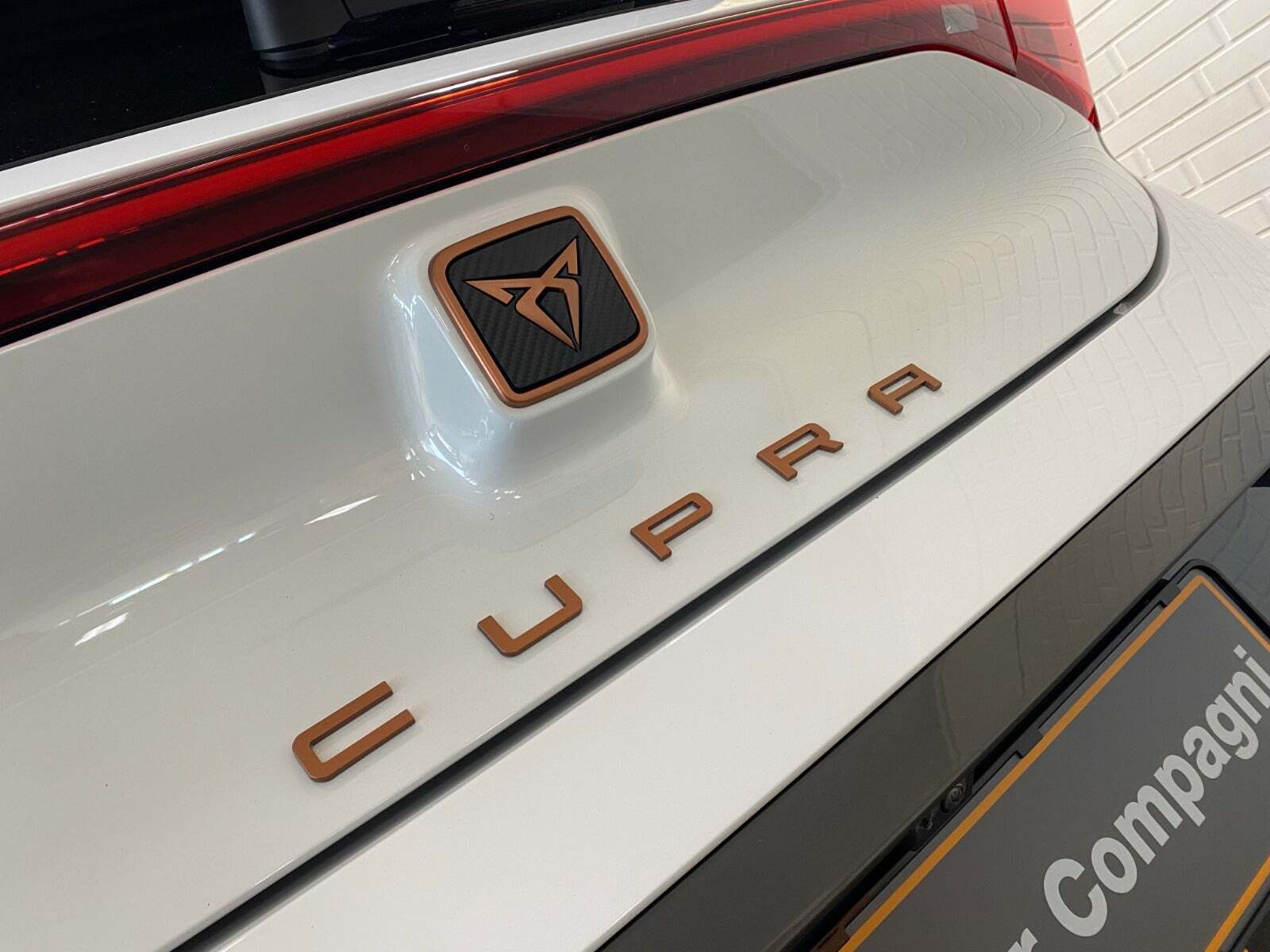 Hvid Cupra Born fra 2023