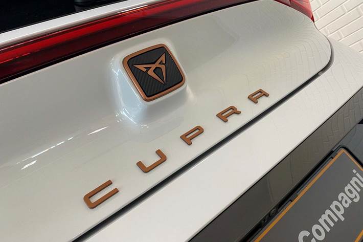 Hvid Cupra Born fra 2023