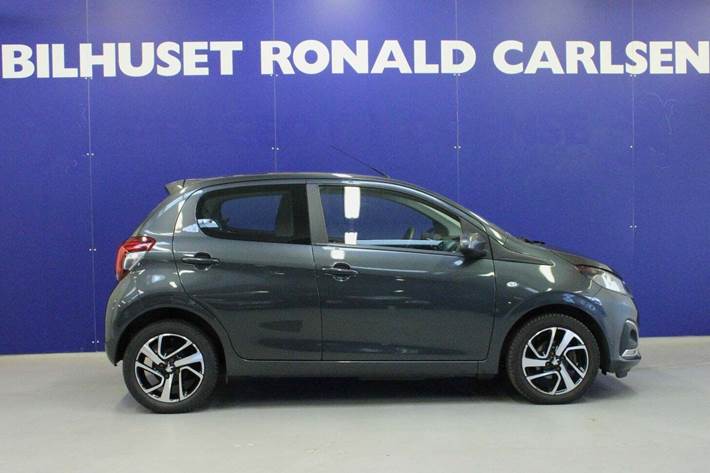 Grå Peugeot 108 fra 2020
