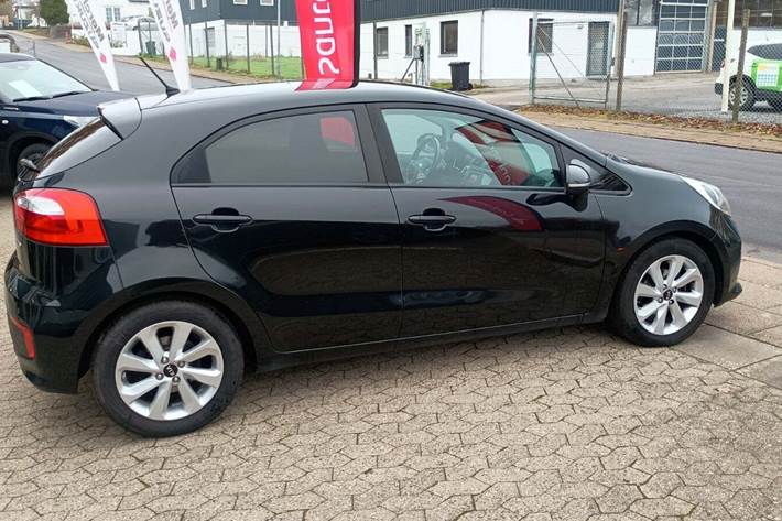 Sort Kia Rio fra 2016