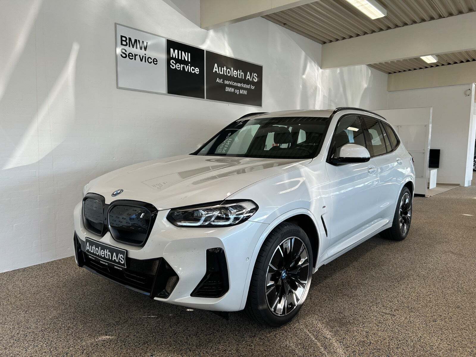 BMW iX3 Charged Plus M-Sport
