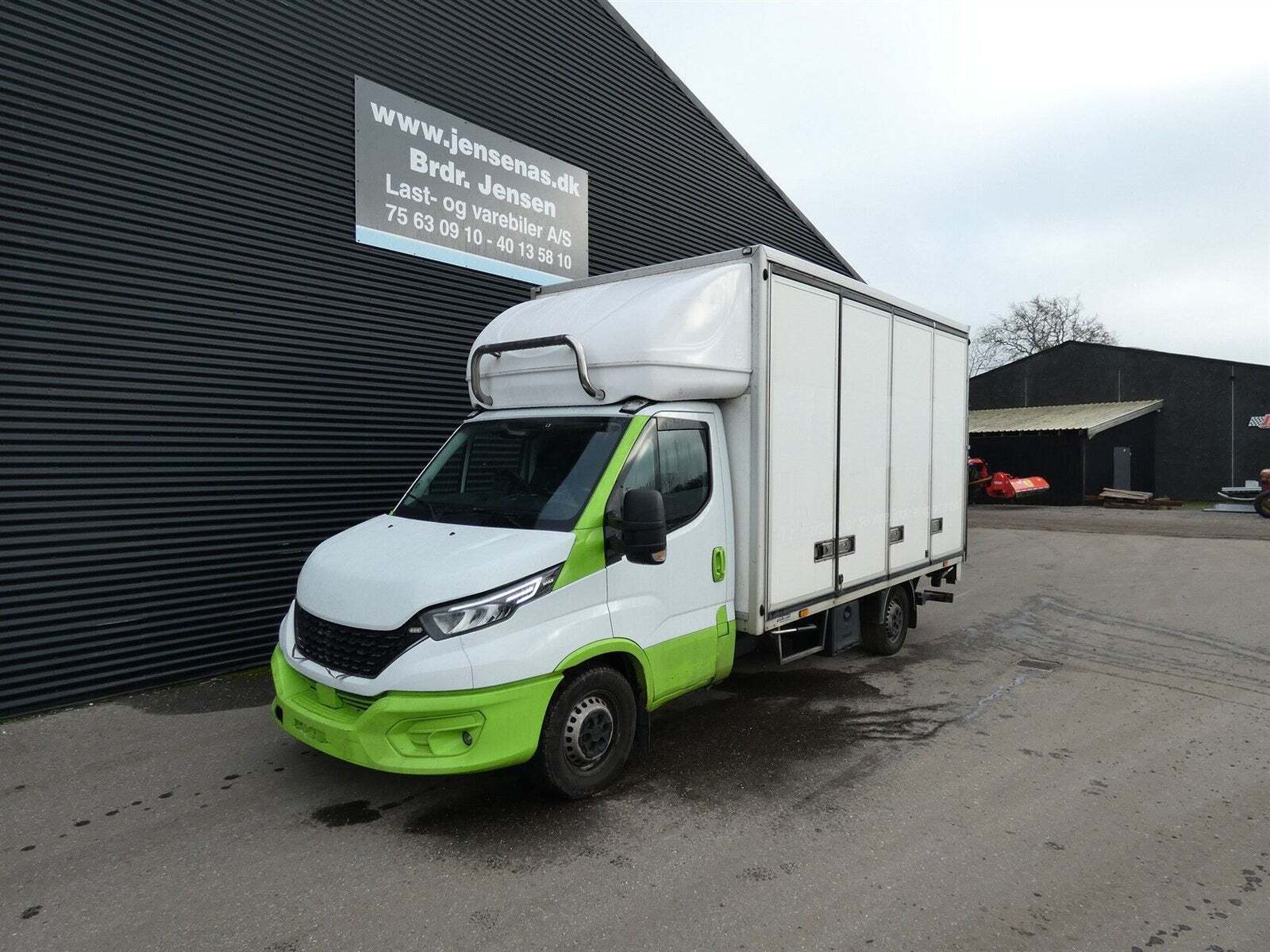 Iveco Daily 3,0 35S18 Box m/lift AG8