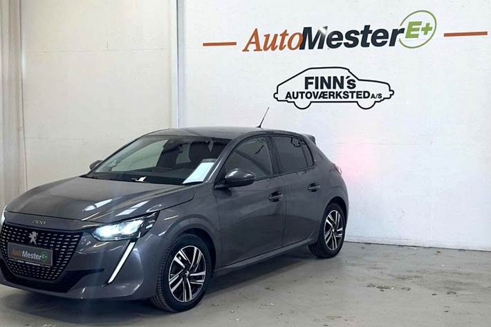 Grøn Peugeot 208 fra 2021 set udefra