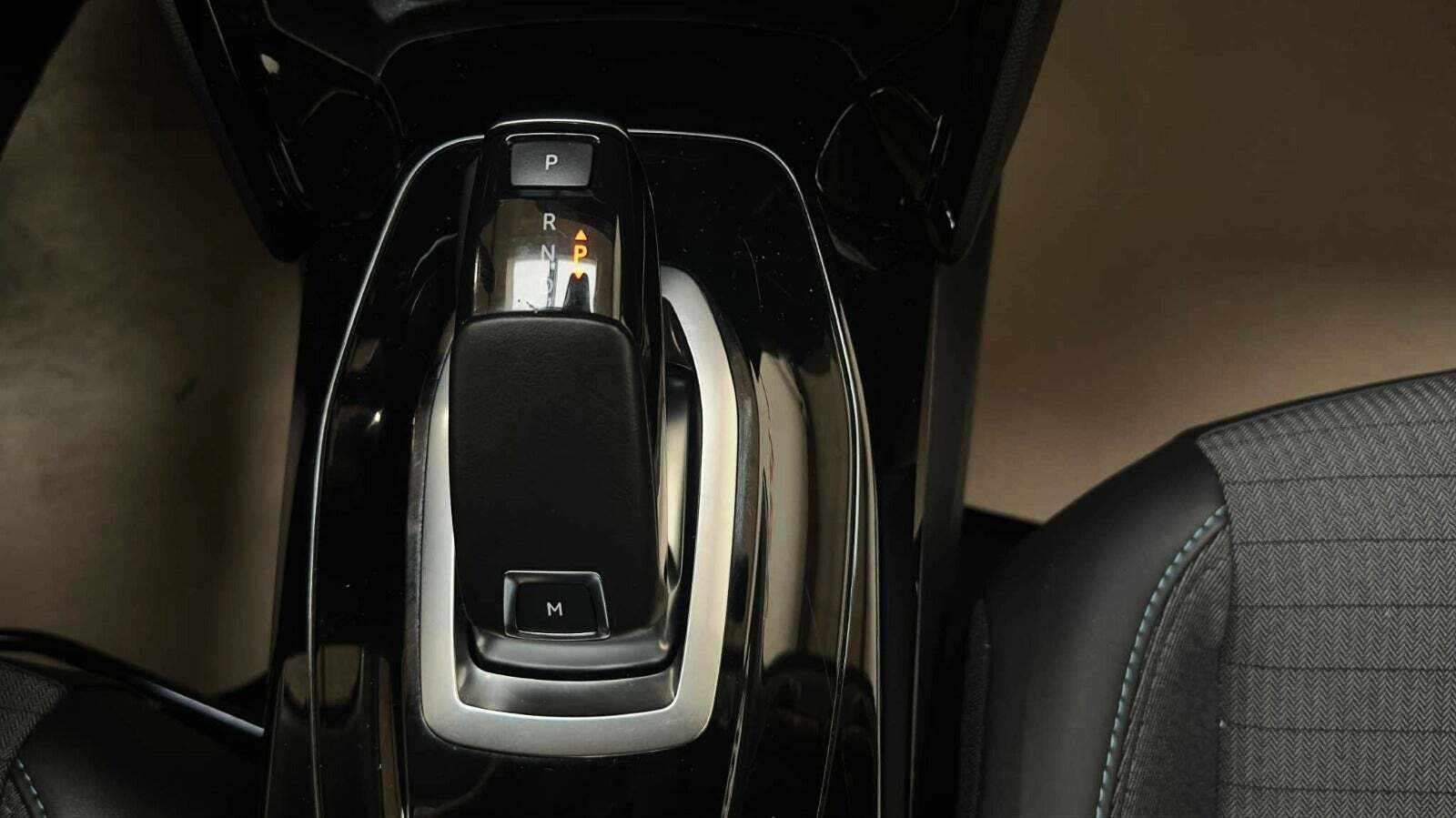 Grøn Peugeot 208 fra 2021