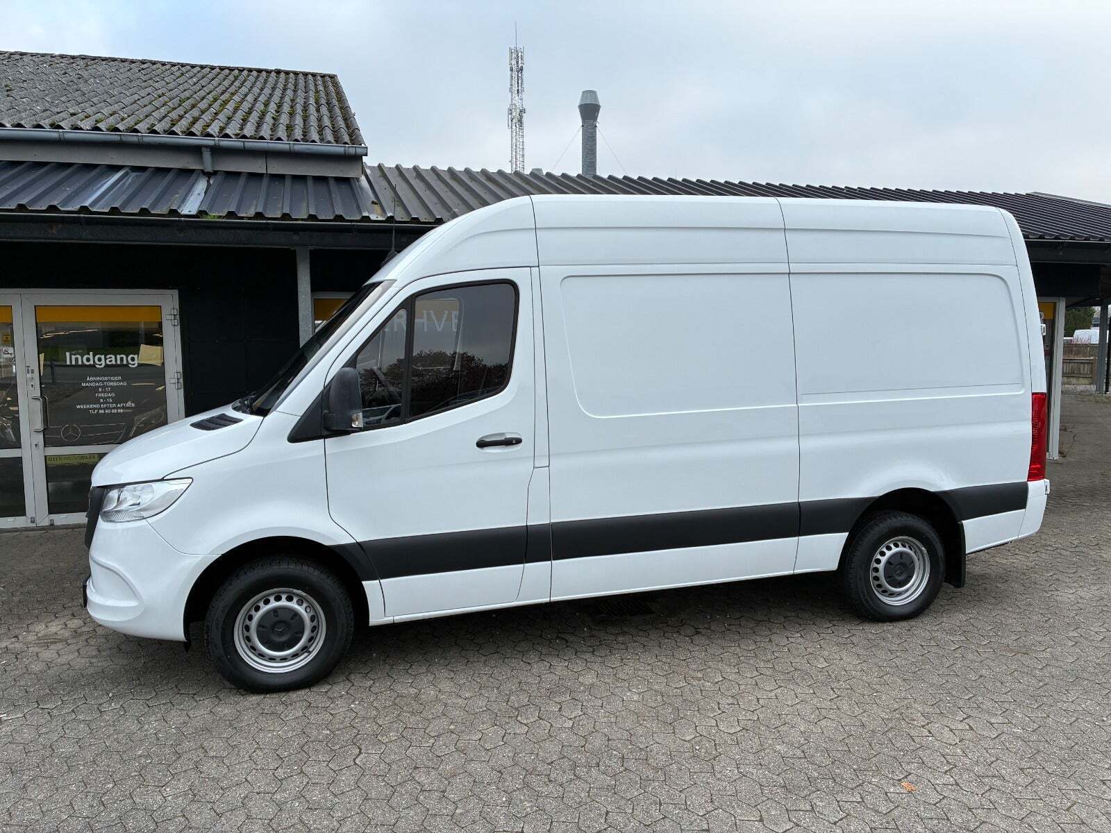 Mercedes Sprinter 317 2,0 CDi A2 Kassevogn aut. RWD