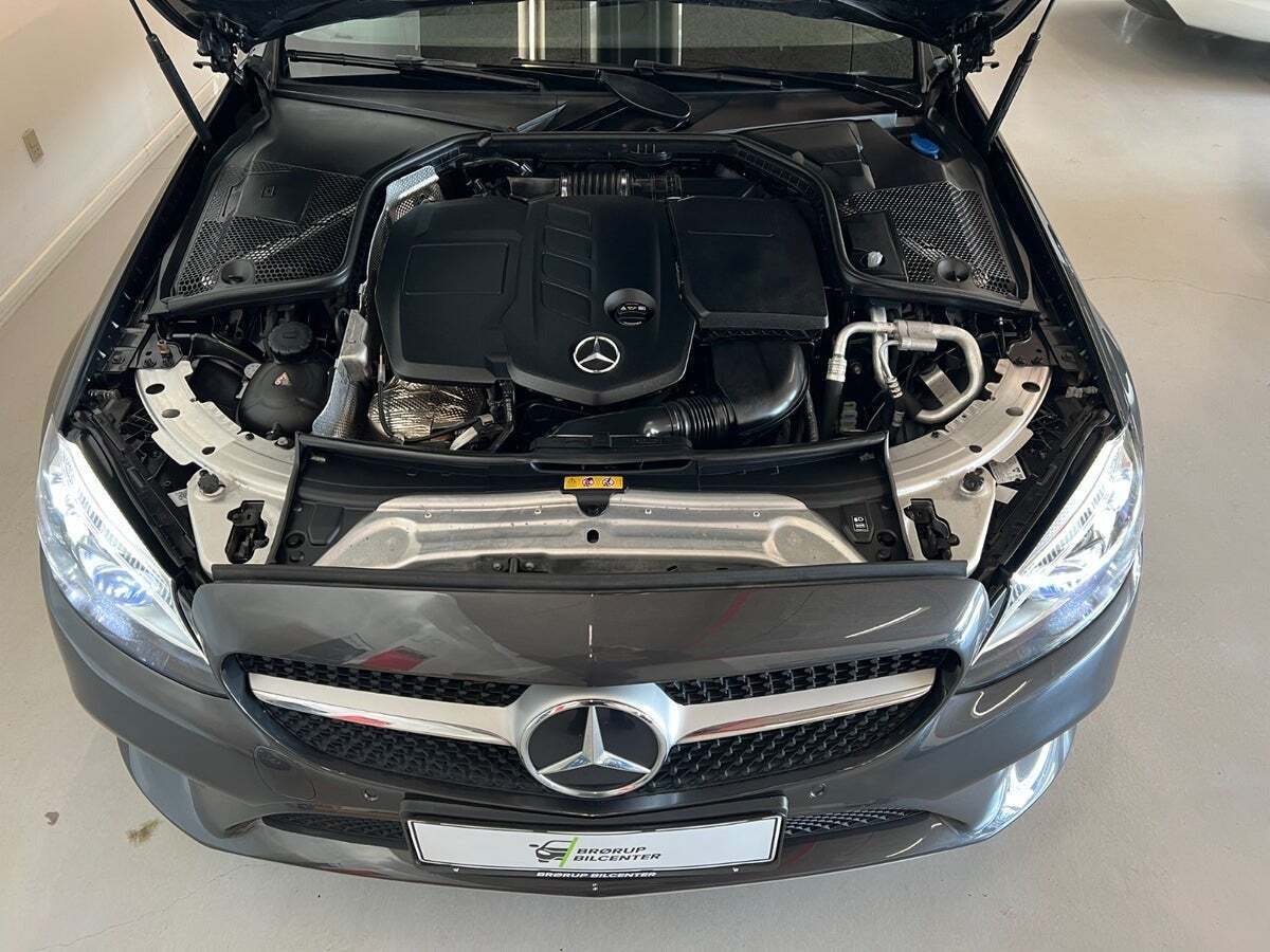 Grå Mercedes C220 d fra 2018