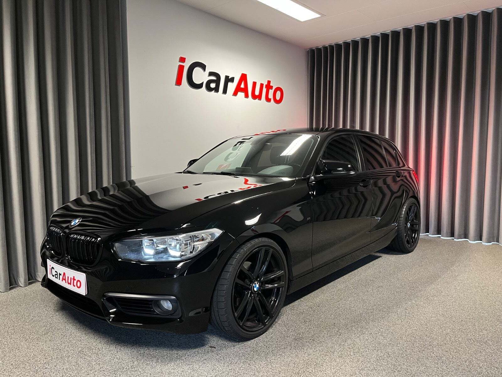 Sort BMW 118d fra 2017