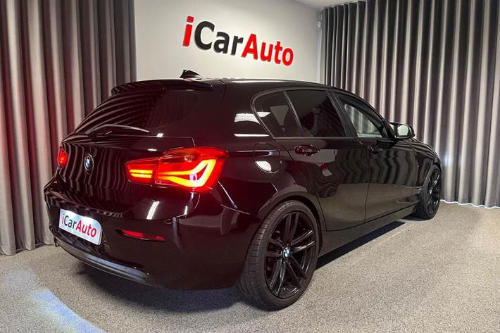 Sort BMW 118d fra 2017