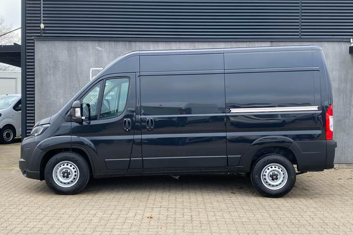 Sort Fiat Ducato fra 2025